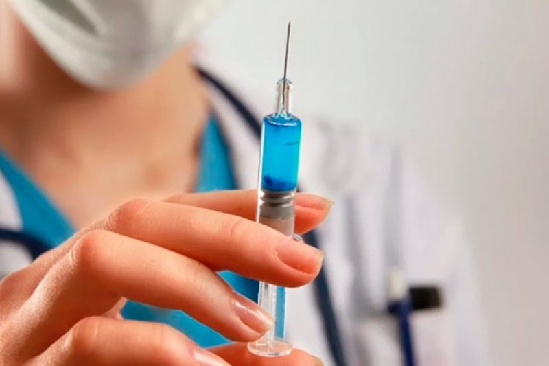 Иммунолог предложил обязать вакцинироваться от COVID-19 некоторых россиян