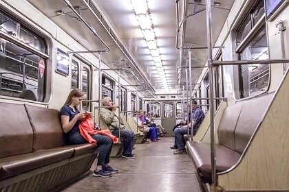 В России предложили создать женские вагоны в метро