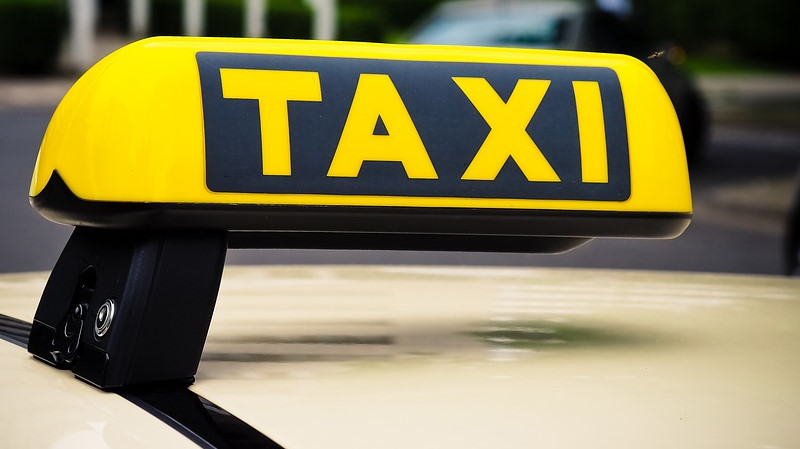 Госдума приняла запрещающий водителям с судимостью работать в такси законопроект