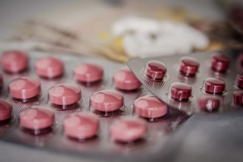 Росздравнадзор начал ежедневно контролировать запасы препаратов от COVID‑19